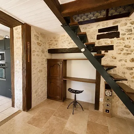 Feriehus Authentique Maison En Pierre Blanche Du Quercy *
